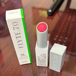 Flyte 70 lipstick - Cherry Pie